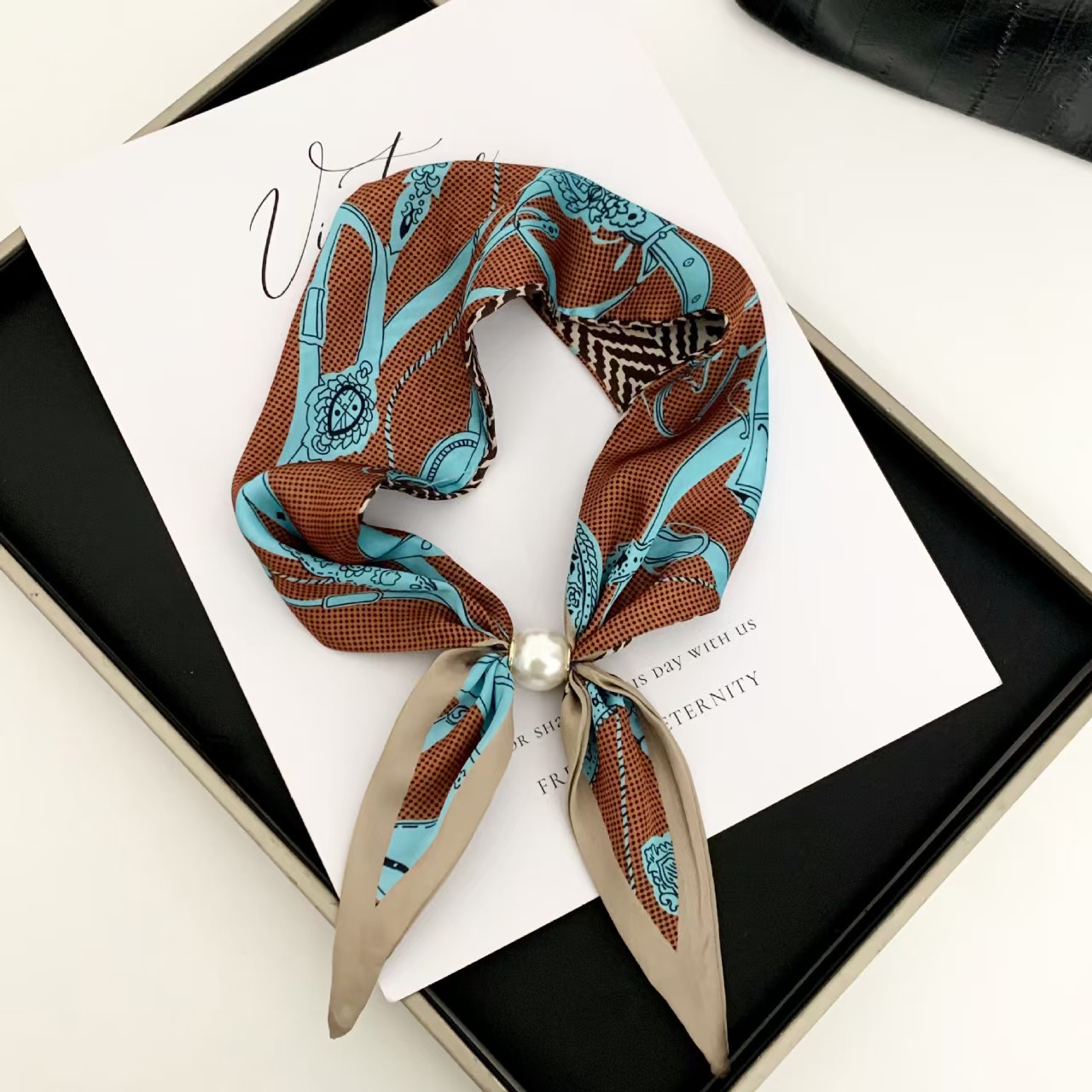 Korean Style Elegant Pearl Mag - Face Scarf Mask 评论和价格